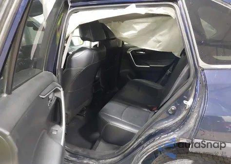 2020 Toyota Rav4 Xle Premium z USA, uszkodzony, nr VIN 2T3A1RFV8LW109315